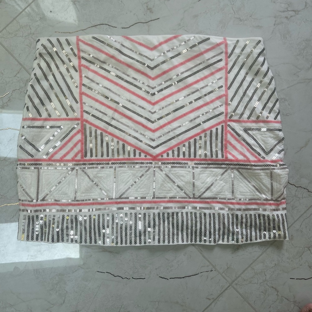 Express skirt size M